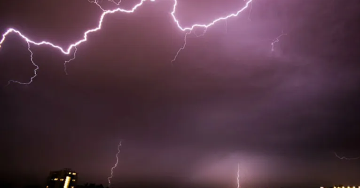 Red Alert : Delhi-NCR में तेज़ आंधी और बारिश की चेतावनी